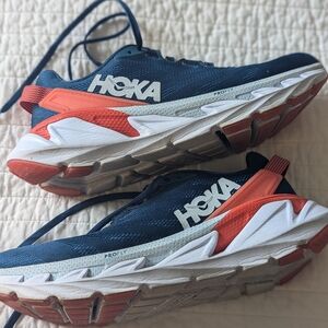 Hoka one one elevon 2